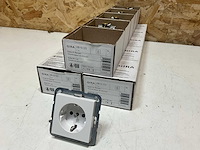 Gira 281003 stopcontact (15x) - afbeelding 2 van  4