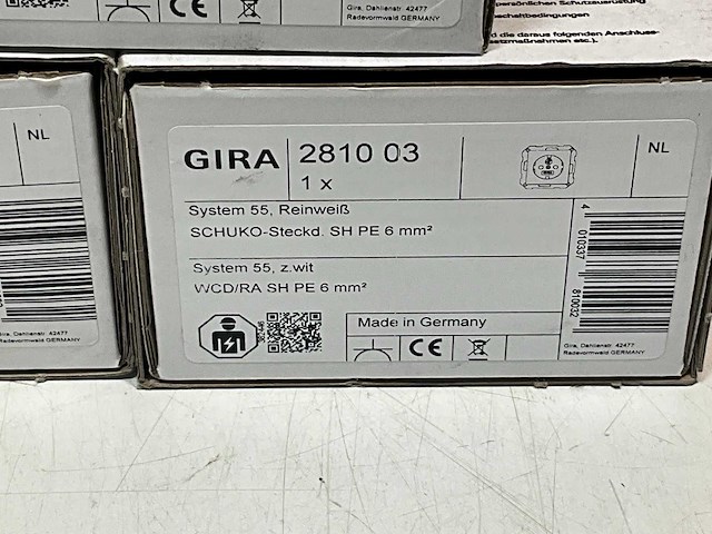 Gira 281003 stopcontact (15x) - afbeelding 4 van  4