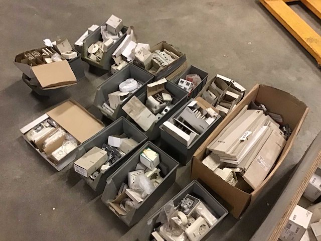 Gira dimmers & schakelaars - afbeelding 8 van  8