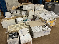 Gira, jung installatiemateriaal (130x) - afbeelding 1 van  6