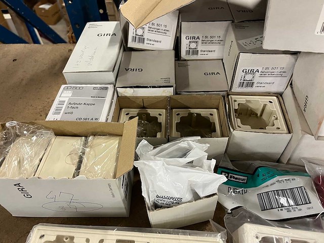 Gira, jung installatiemateriaal (130x) - afbeelding 4 van  6
