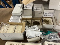 Gira, jung installatiemateriaal (130x) - afbeelding 4 van  6