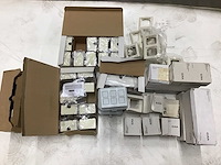 Gira partij basiselementen voor stopcontacten - afbeelding 1 van  4