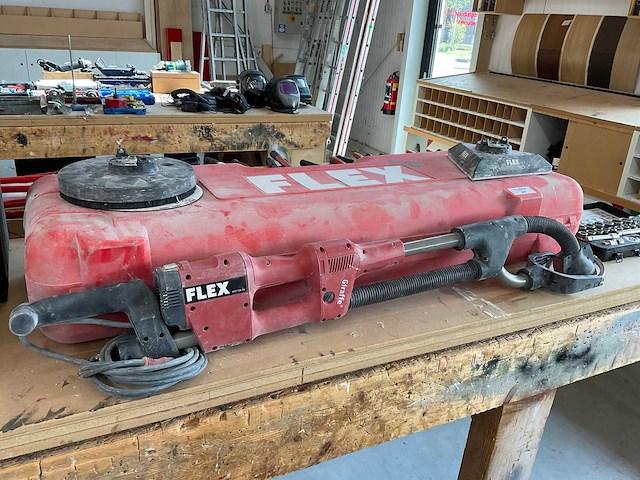 Giraffe flex wst 700 vv schuurmachine - afbeelding 1 van  6