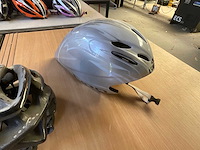 Giro fietshelm (4x) - afbeelding 1 van  5