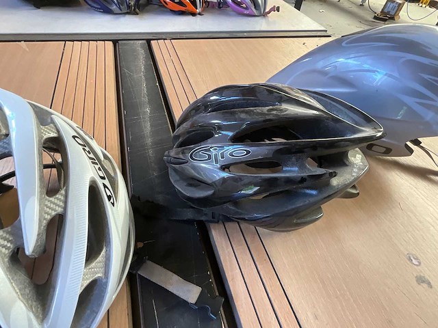 Giro fietshelm (4x) - afbeelding 2 van  5
