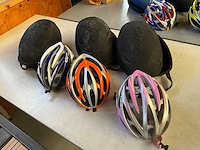Giro fietshelm met hard case - fietshelm (3x) - afbeelding 1 van  5