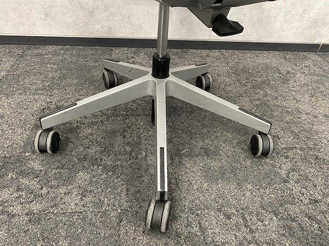 Giroflex - ergonomische bureaustoel - afbeelding 9 van  11