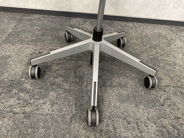 Giroflex - ergonomische bureaustoel - afbeelding 3 van  11