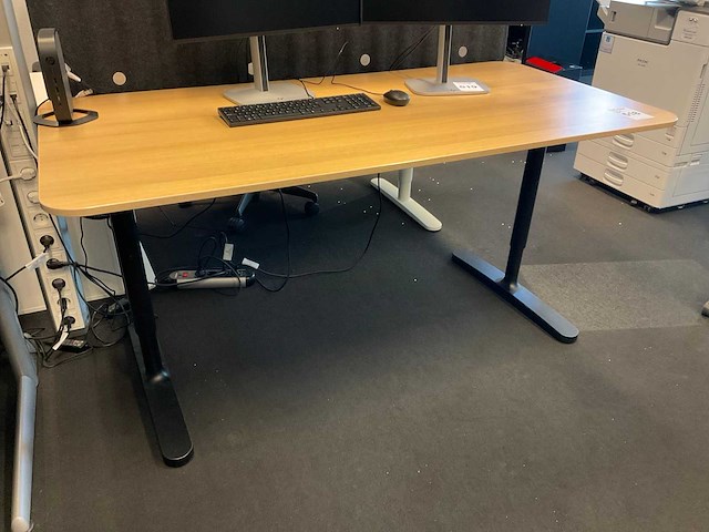 Girsberger bureau en bureaustoel - afbeelding 2 van  6