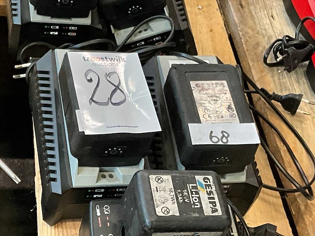 Gisepa acculader en accu (5x) - afbeelding 3 van  4