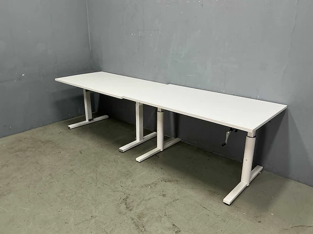 Gispen - bureautafel diverse afmetingen (4x) - afbeelding 1 van  22