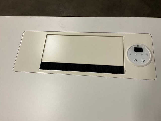 Gispen - ellen lounge - verrijdbare werkplek met een uitschuifbaar en in hoogte verstelbaar blad 140x130x142cm - afbeelding 7 van  12