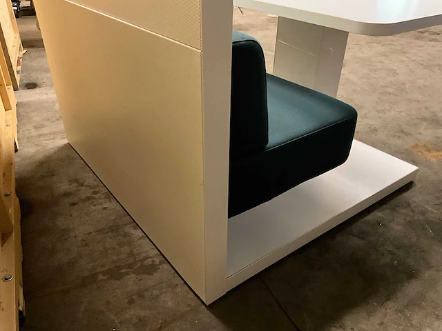 Gispen - ellen lounge - verrijdbare werkplek met een uitschuifbaar en in hoogte verstelbaar blad 140x130x142cm - afbeelding 3 van  12