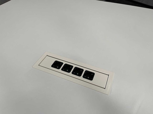 Gispen - vergadertafel 180x180 - afbeelding 3 van  5
