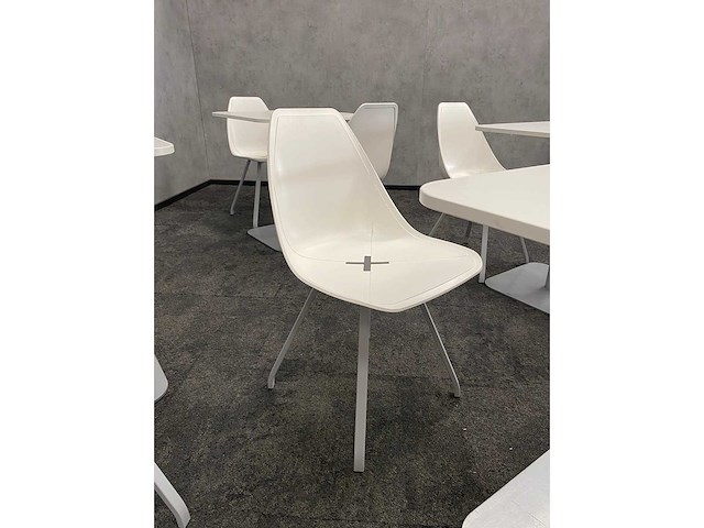 Gispen/ alma design - 10p kantine opstelling - afbeelding 7 van  19