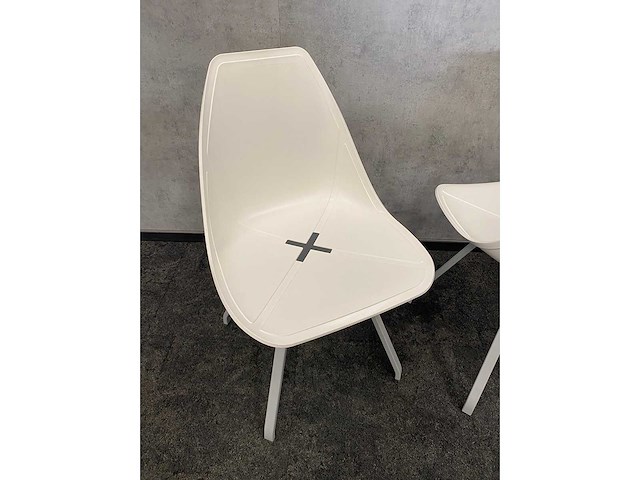 Gispen/ alma design - 10p kantine opstelling - afbeelding 9 van  19