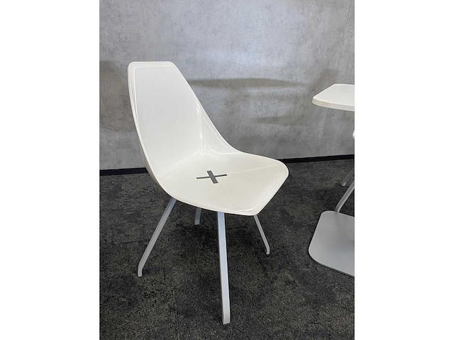 Gispen/ alma design - 10p kantine opstelling - afbeelding 18 van  19