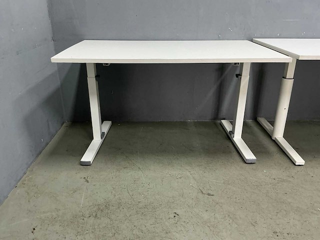 Gispen bureautafel 135/140x80 cm (2x) - afbeelding 4 van  9