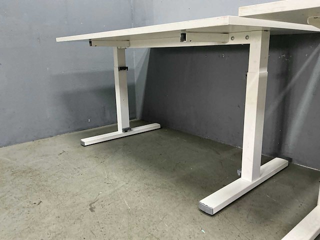 Gispen bureautafel 135/140x80 cm (2x) - afbeelding 7 van  9