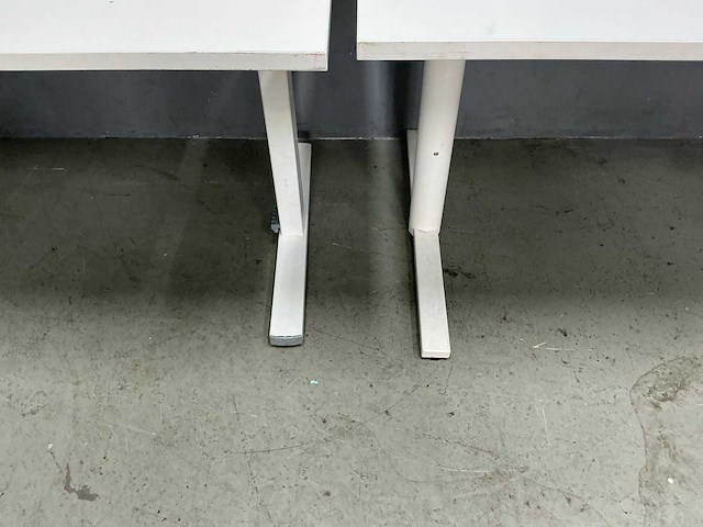 Gispen bureautafel 135/140x80 cm (2x) - afbeelding 9 van  9