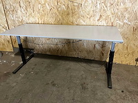 Gispen elektrisch verstelbaar bureau 200x80cm - afbeelding 1 van  5