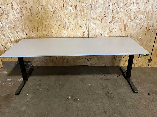 Gispen elektrisch verstelbaar bureau 200x80cm - afbeelding 2 van  5