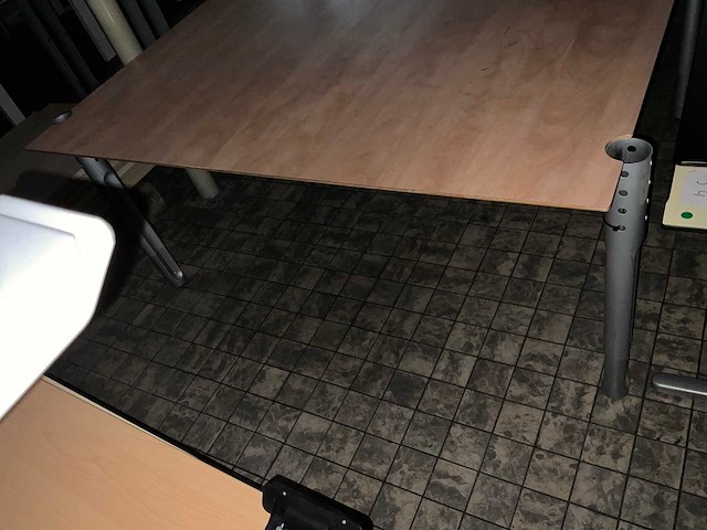 Gispen vergadertafel 157x150x74cm - afbeelding 2 van  2