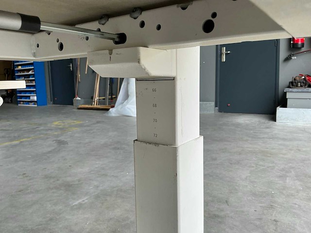 Gispen verstelbaar bureautafel 160x80 cm (2x) - afbeelding 8 van  9