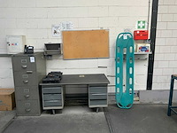 Gispen werkplaatsinventaris (2x) - afbeelding 1 van  3