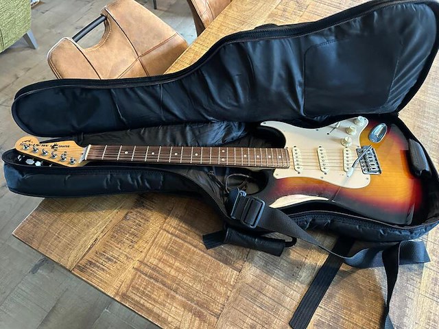 Gitaar, sunn fender, mustang, bruin - afbeelding 3 van  8