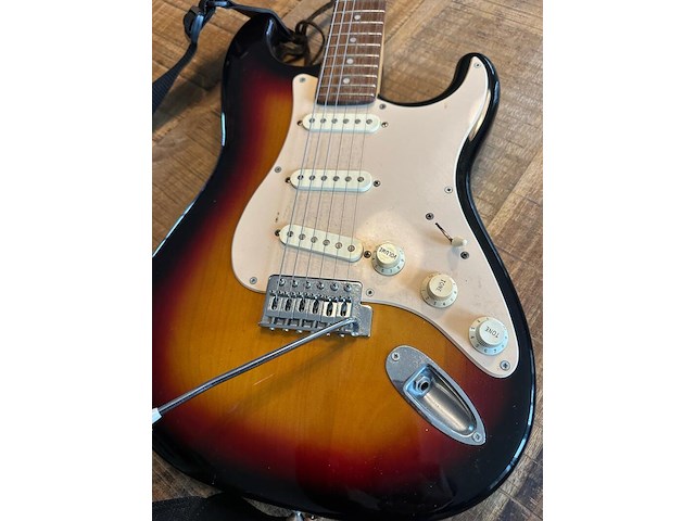 Gitaar, sunn fender, mustang, bruin - afbeelding 5 van  8