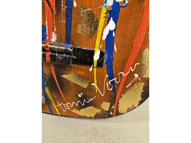 Gitaar, tonnie voorn, mixmedia, 2010 - afbeelding 2 van  6