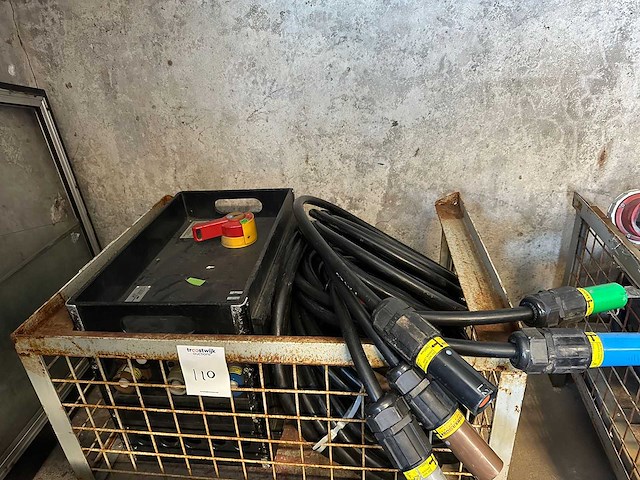 Giterbox gevuld met powersure powerlock set + 1x indu electric powerlock box - afbeelding 1 van  4