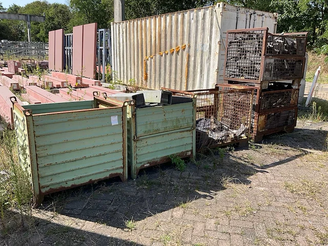 Gitterbox en metalen bakken met kunststof blokken (3x) - afbeelding 1 van  10