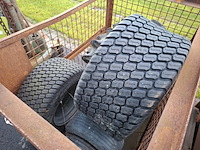 Gitterbox met diverse banden op velg - afbeelding 9 van  10