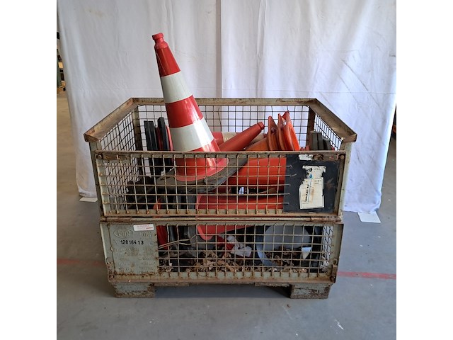 Gitterbox met inhoud - afbeelding 1 van  5