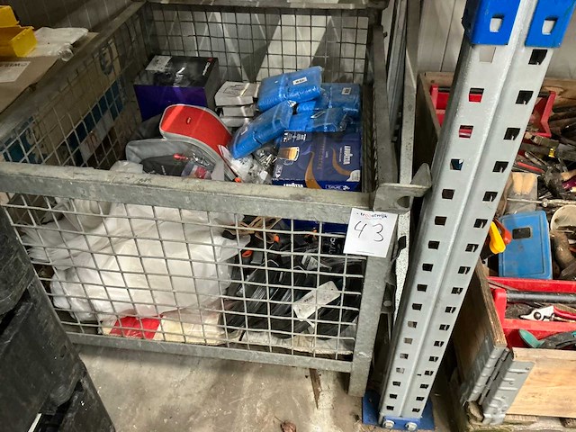 Gitterbox met inhoud - afbeelding 1 van  4