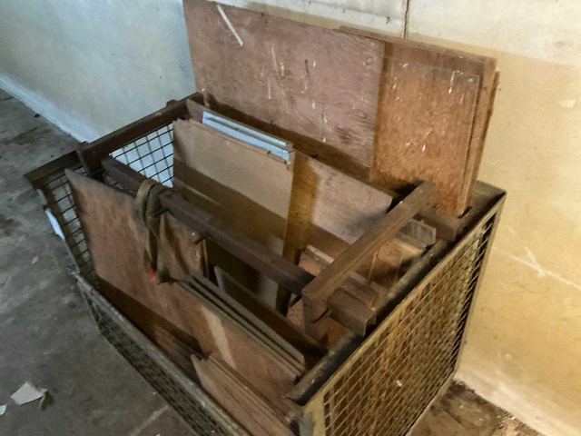 Gitterbox met inhoud - afbeelding 3 van  4