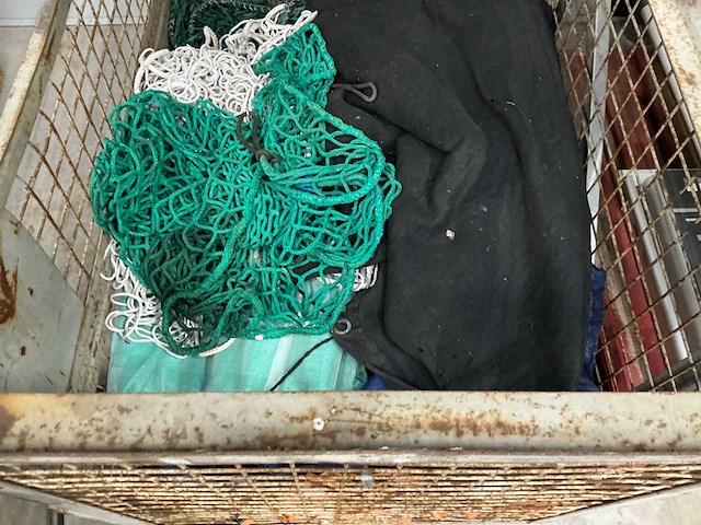 Gitterbox met netten en zeilen - afbeelding 3 van  5