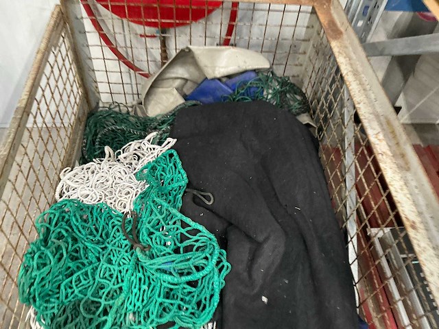 Gitterbox met netten en zeilen - afbeelding 4 van  5