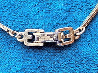 Givenchy goldplated 'bow' collier met steentjes - afbeelding 5 van  6