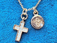 Givenchy goldplated 'diamond cross' pendant collier - afbeelding 4 van  7