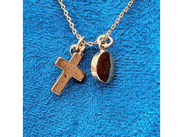 Givenchy goldplated 'diamond cross' pendant collier - afbeelding 5 van  7