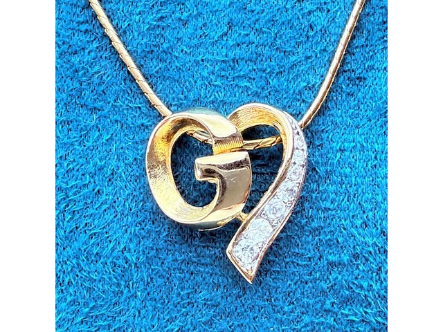 Givenchy 'monogram heart' goldplated collier met steentjes - afbeelding 1 van  7