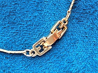 Givenchy 'monogram heart' goldplated collier met steentjes - afbeelding 6 van  7