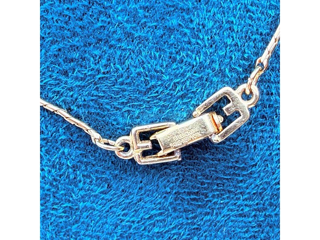 Givenchy 'monogram heart' goldplated collier met steentjes - afbeelding 7 van  7