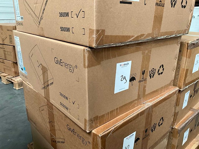 Givenergy giv-hy-3.6-g3 1-fase 3.6kw pv hybride omvormer - afbeelding 2 van  3