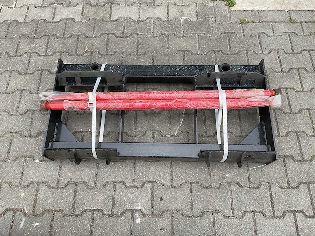 Giyi bf47 skid steer bale fork - afbeelding 1 van  8