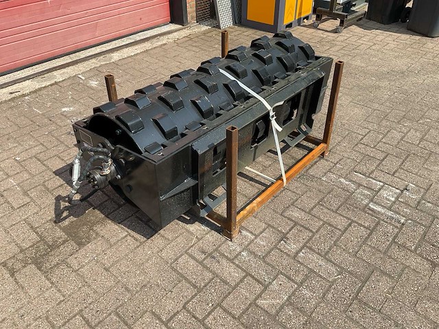Giyi cw70 verdichtingswiel ten behoeve van skid skeer - afbeelding 3 van  8